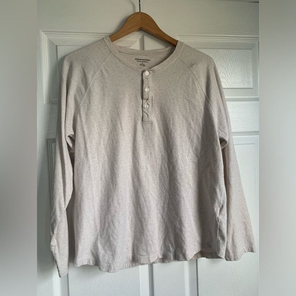 Amazon Essentials Men's Long Sleeve Henley Shirt - Regular Fit  - Size M
